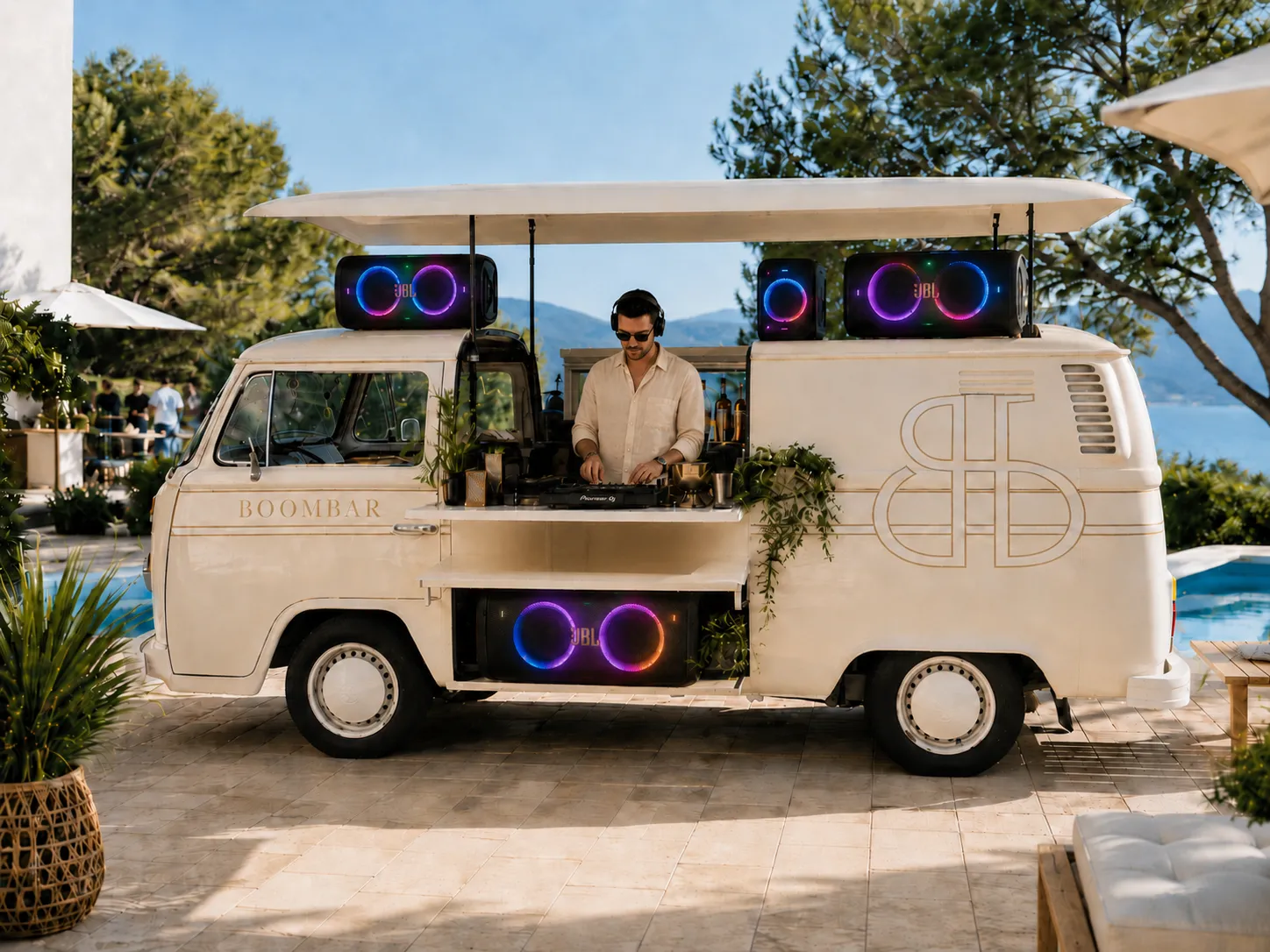 Bež Boombar DJ kombi za glasbo, ozvočenje in zabave